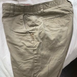 Under armour golf shorts size 32
